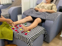 FOOT MASSAGE